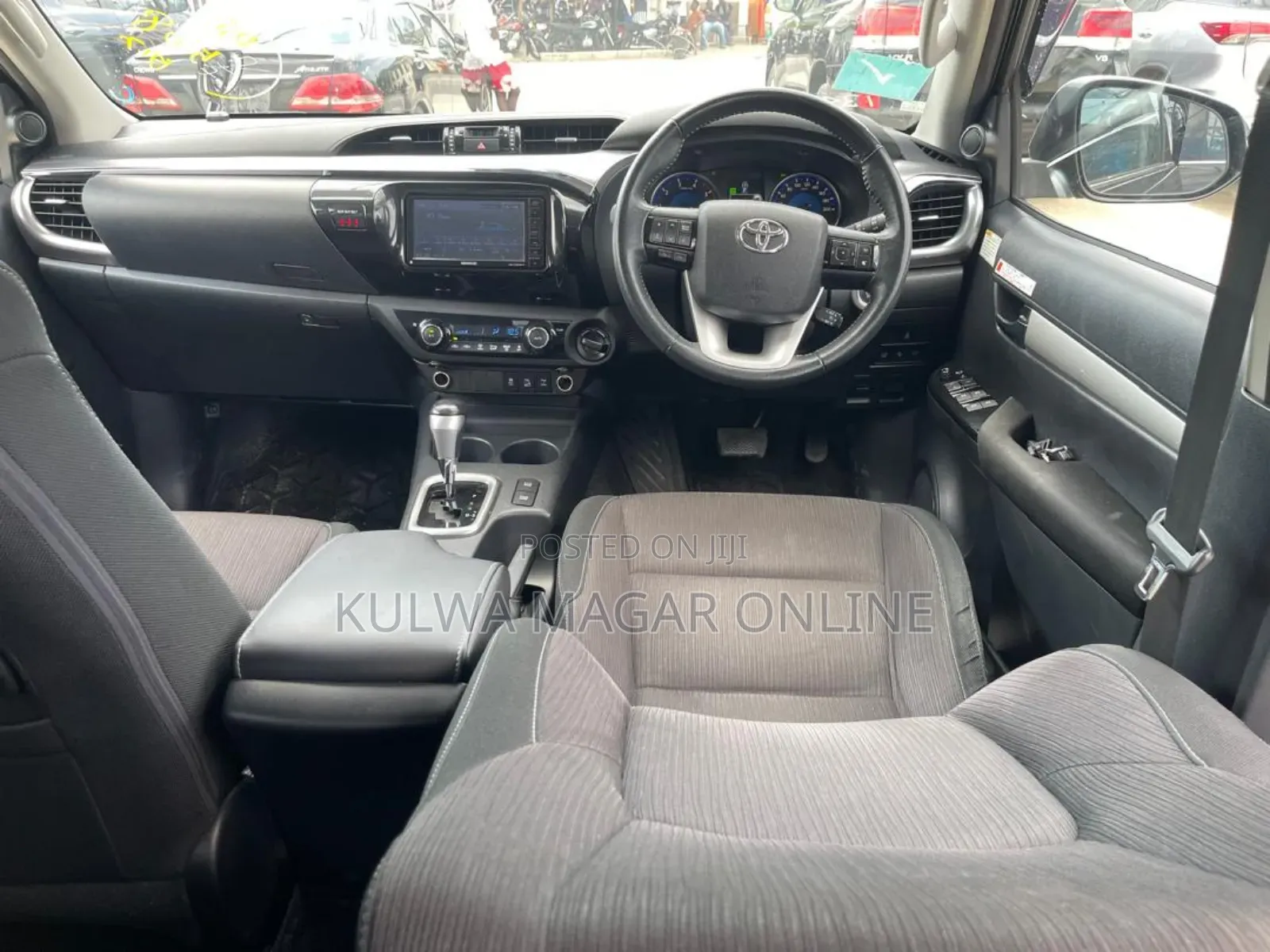 Toyota Hilux 2018 Black