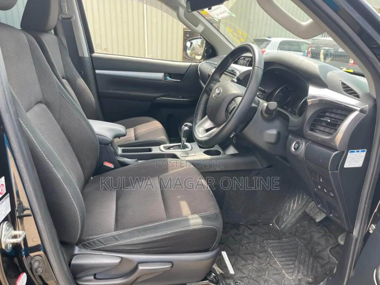 Toyota Hilux 2018 Black