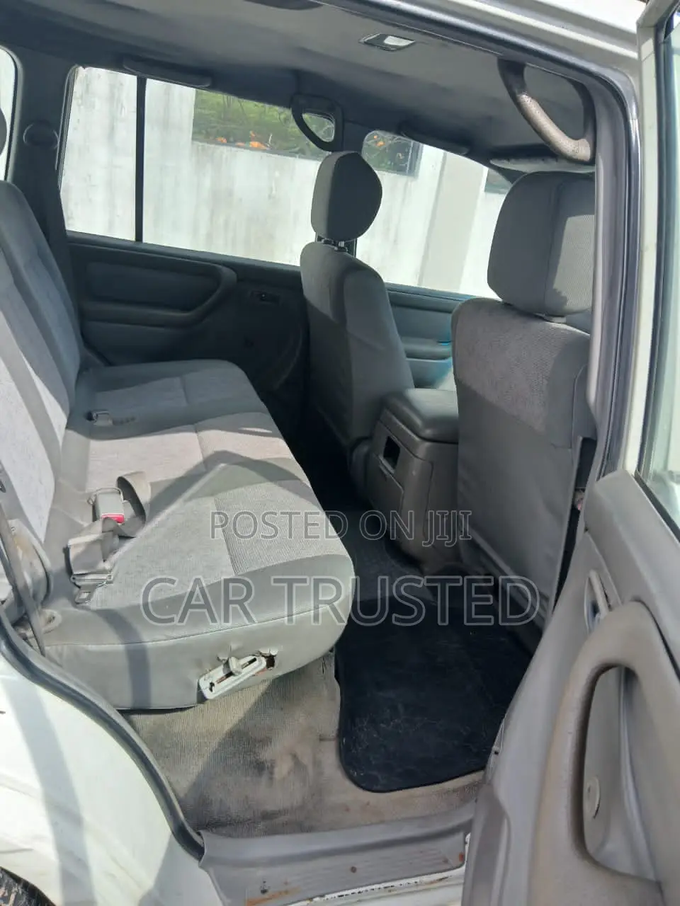Toyota Land Cruiser 1999 White
