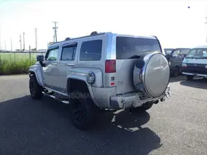 Hummer H3 2006 Gold
