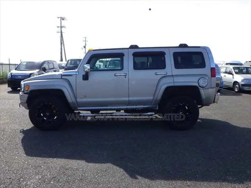 Hummer H3 2006 Gold
