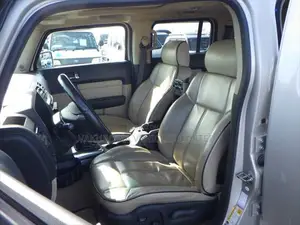 Hummer H3 2006 Gold