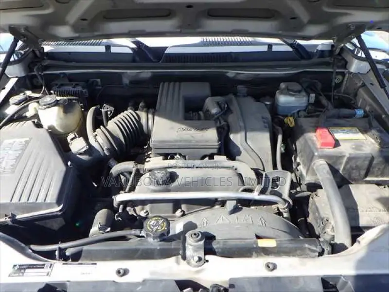 Hummer H3 2006 Gold