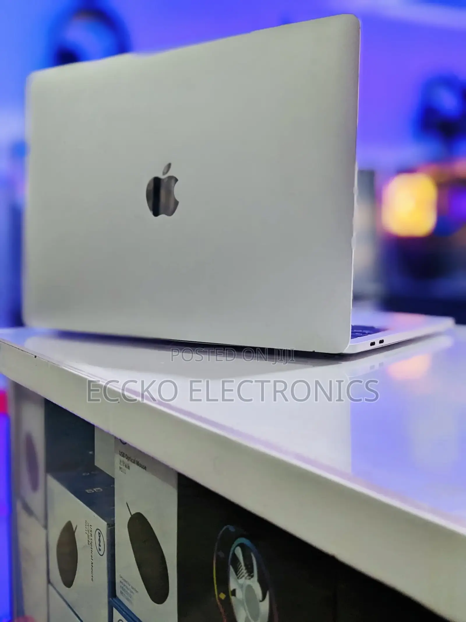 New Laptop Apple MacBook Pro 2016 8GB Intel Core I5 SSD 256GB