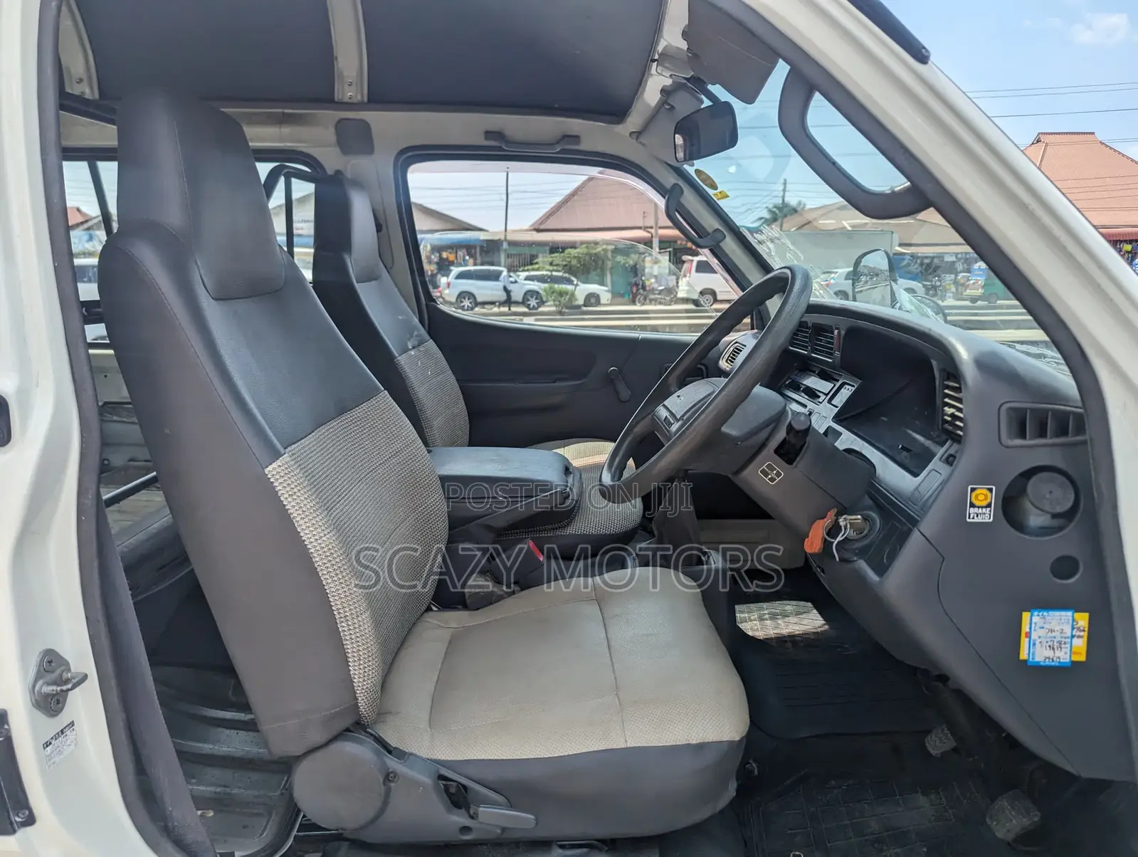 Toyota HiAce 2002 White