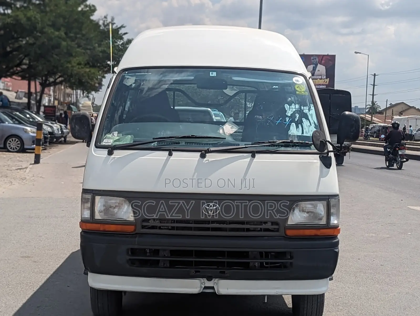 Toyota HiAce 2002 White