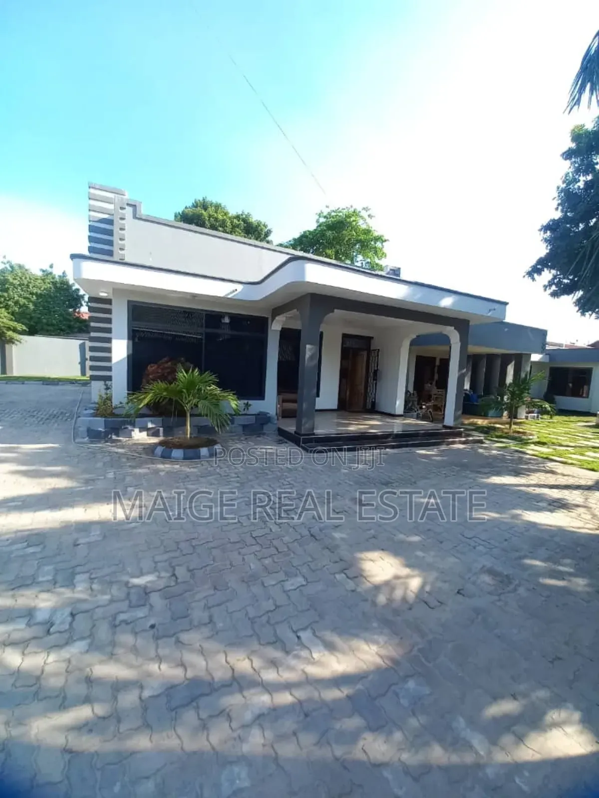 Furnished 2bdrm Villa in Masaki for rent