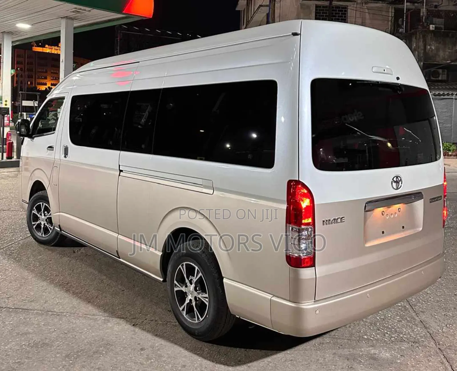 Toyota HiAce 2023 White
