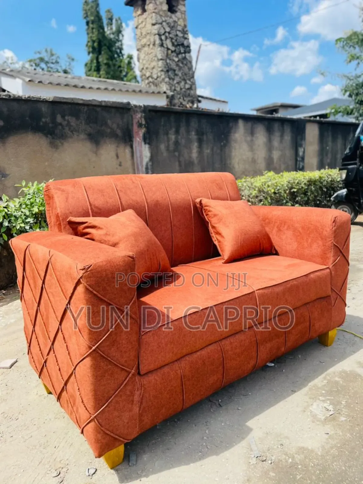 Sofa Kali Sana Mpya