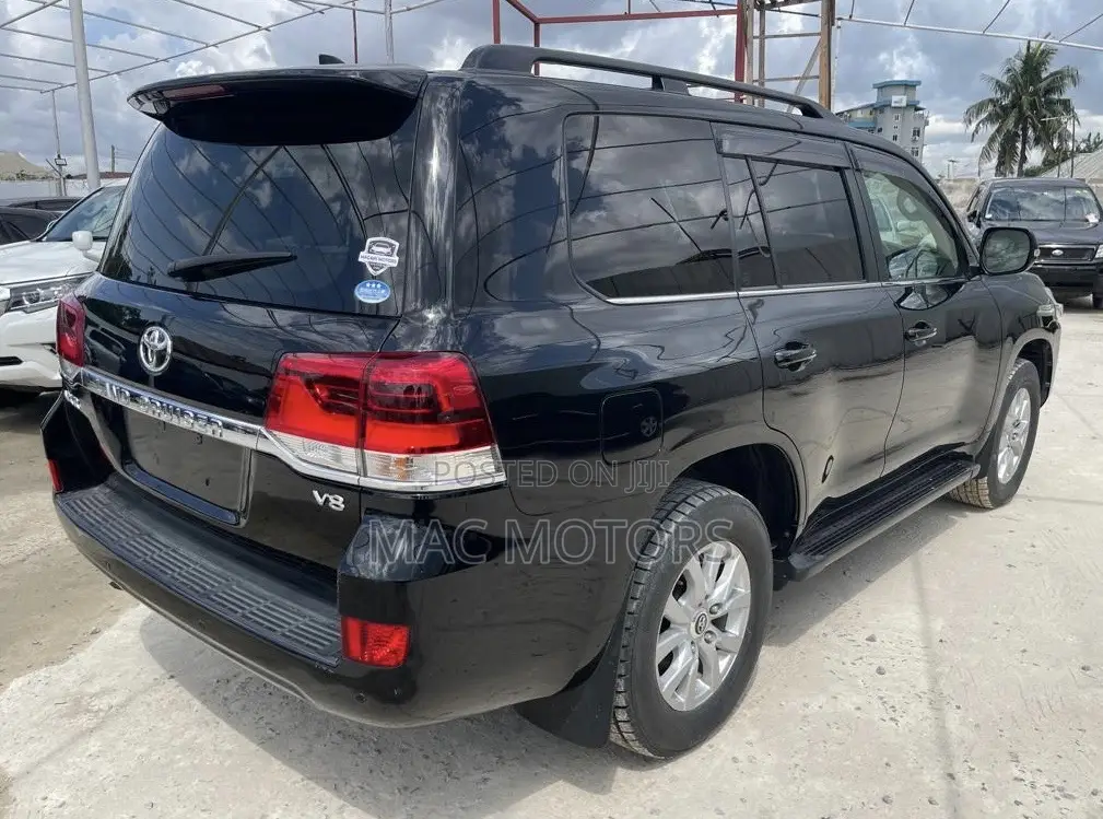 Toyota Land Cruiser 4.5 V8 VXR 2016 Black