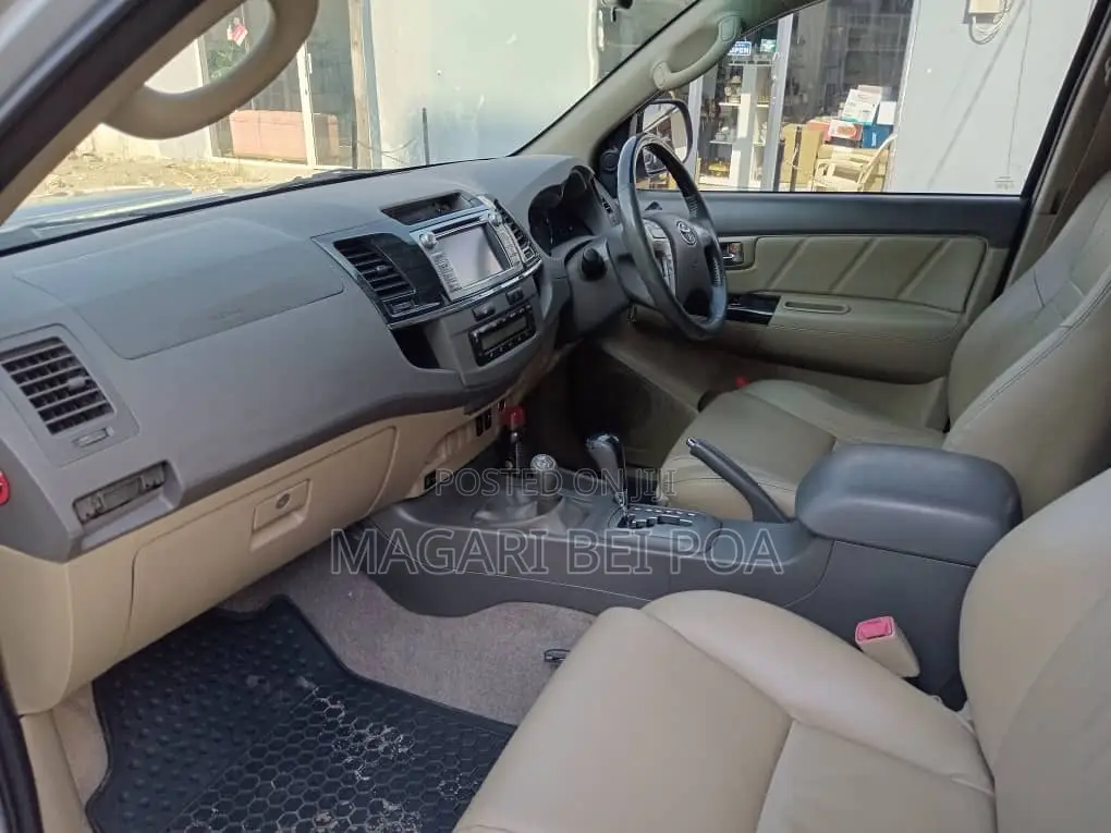 Toyota Fortuner 2013 Silver