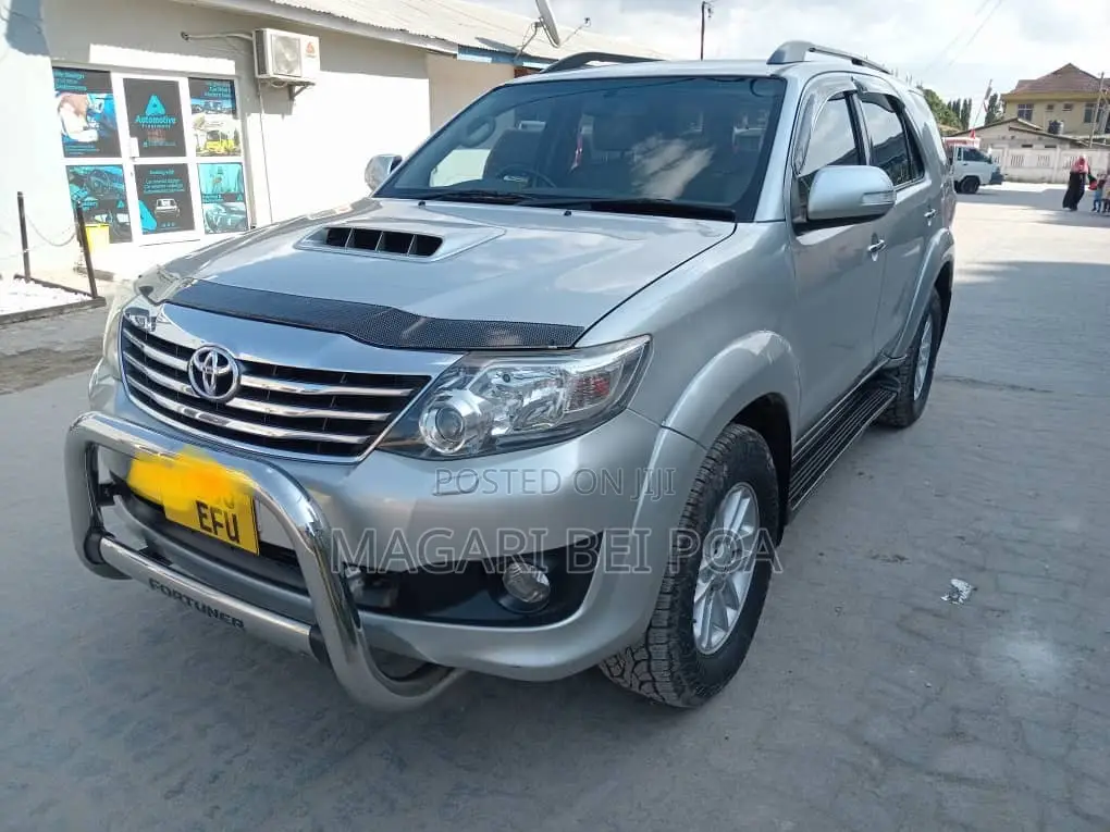 Toyota Fortuner 2013 Silver