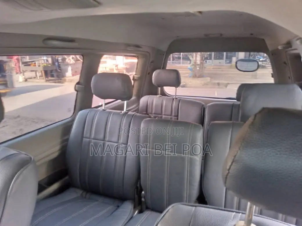 Toyota Noah 2005 Silver