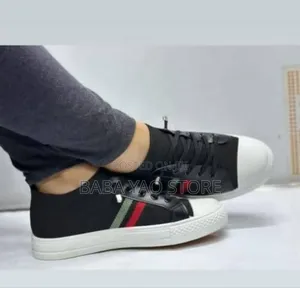 Female's Sneakers/Sports Street Wear/New Fashion in Town/