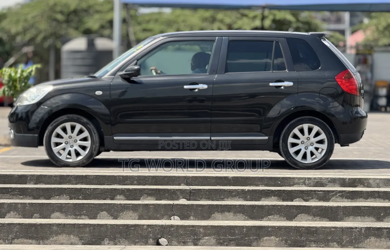 Mazda Verisa 2011 Black
