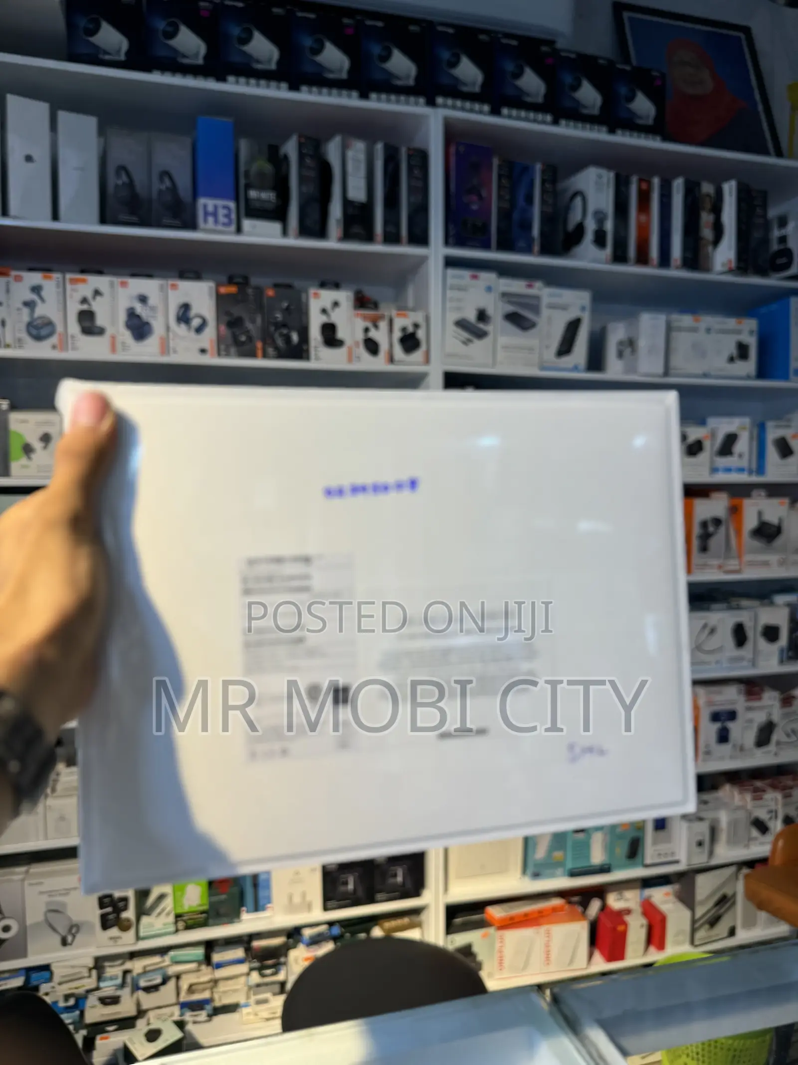 New Laptop Apple MacBook Air 2023 M2 8GB Apple M2 SSD 256GB