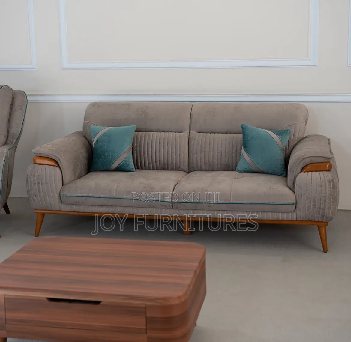 Zu-Sofa Design
