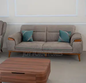 Zu-Sofa Design
