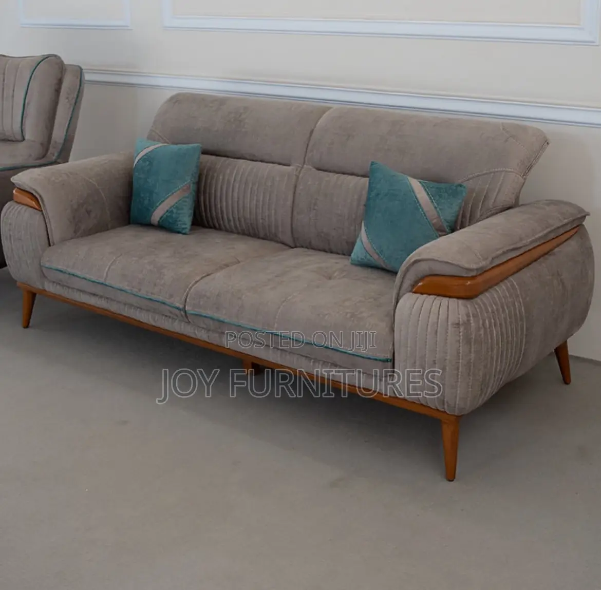 Zu-Sofa Design