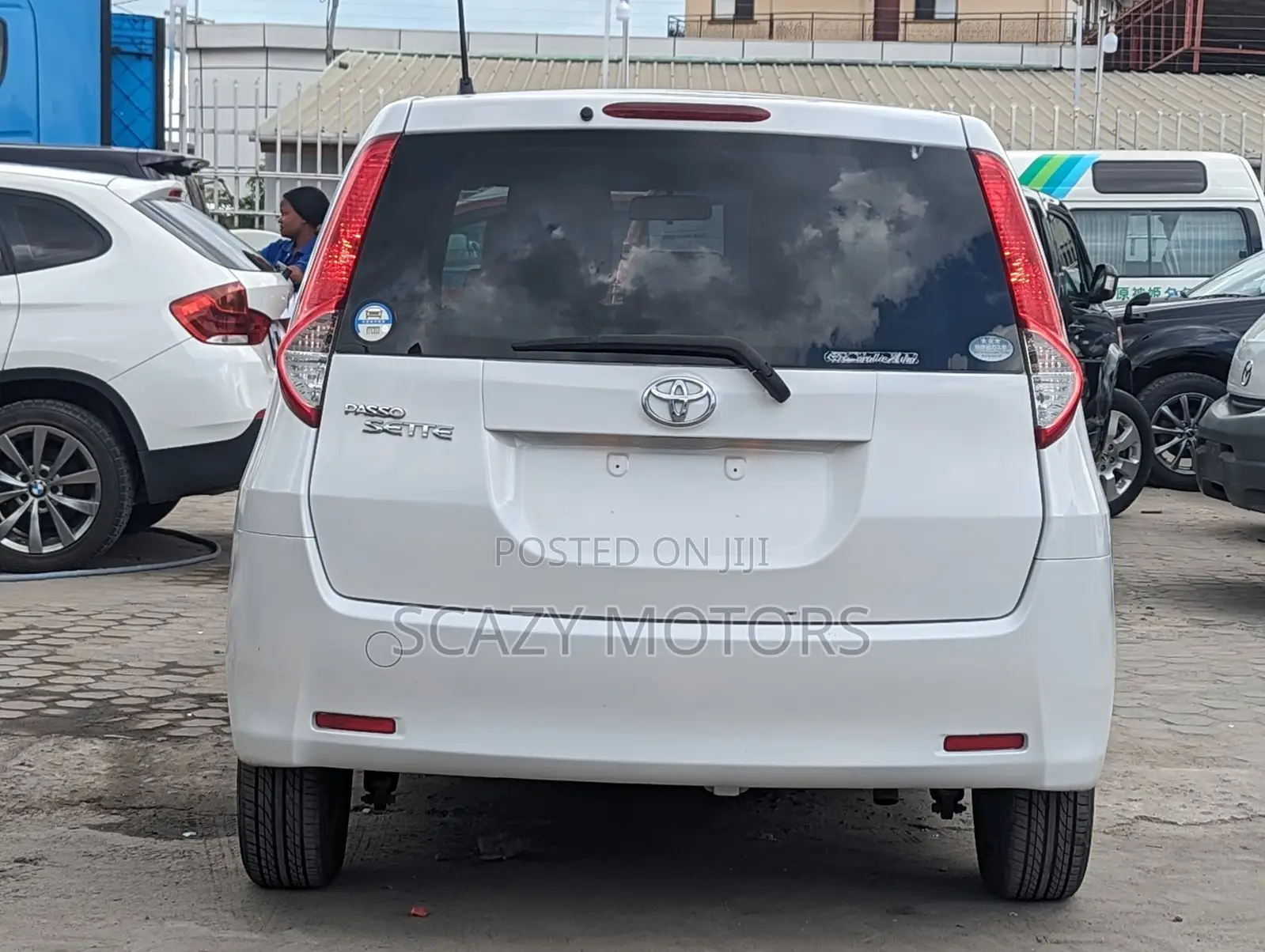 Toyota Passo Sette 2009 Off white