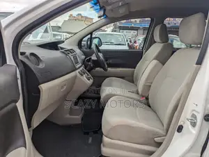 Toyota Passo Sette 2009 Off white