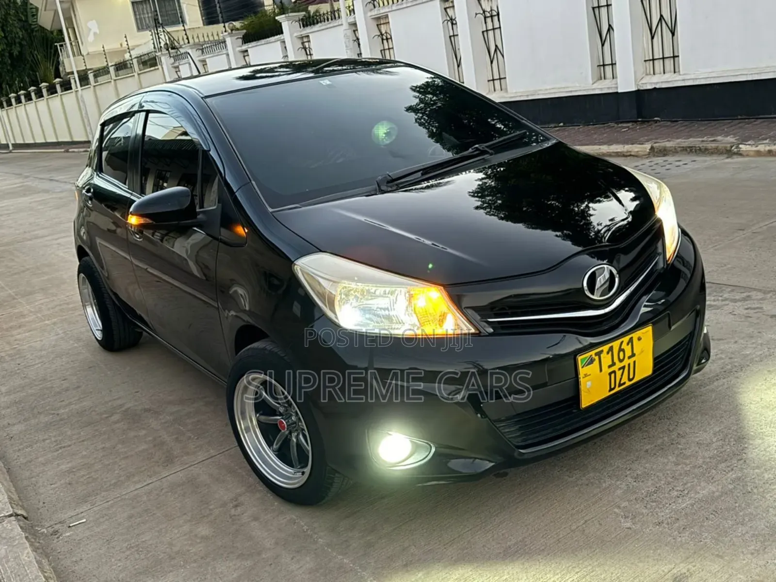 Toyota Vitz 2012 Black