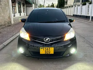 Toyota Vitz 2012 Black