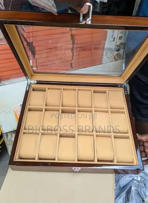 Box LA Kuwekea Saa 18
