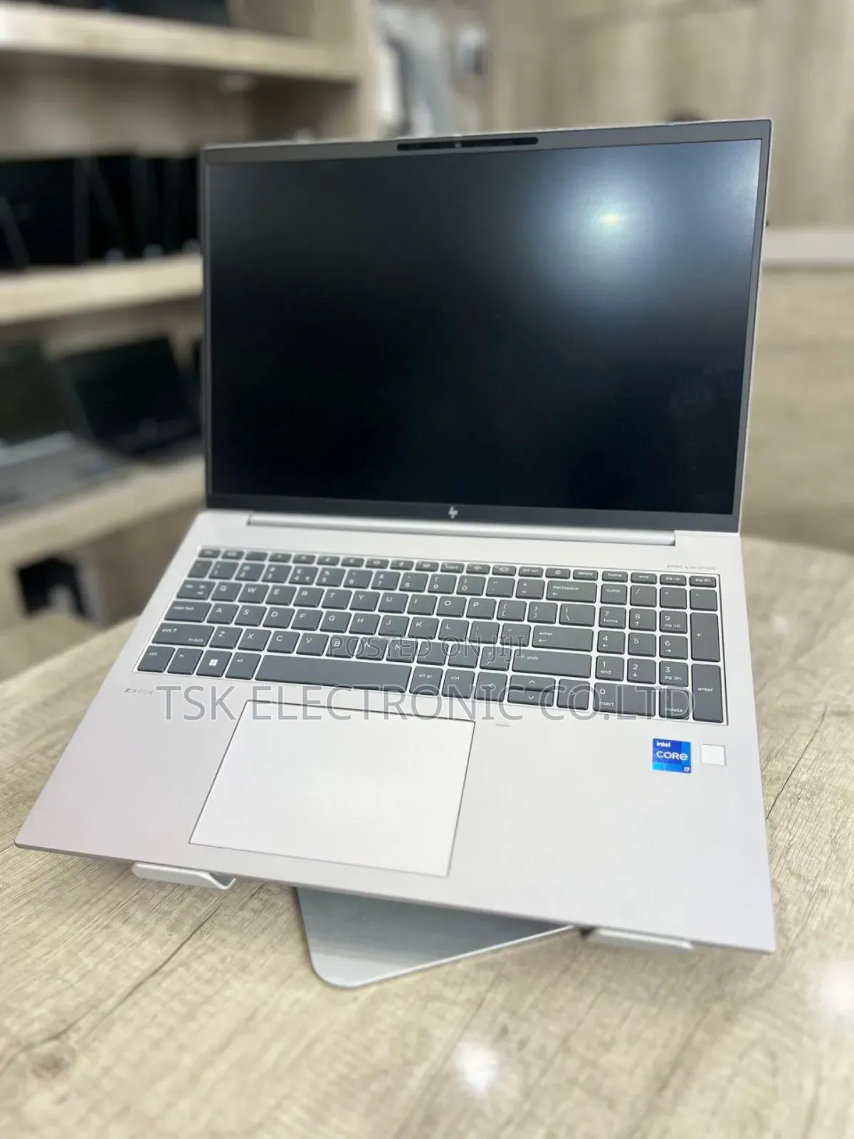 New Laptop HP ZBook Firefly 16 G10 32GB Intel Core I7 SSD 1T