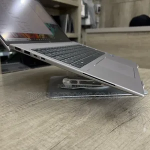 New Laptop HP ZBook Firefly 16 G10 32GB Intel Core I7 SSD 1T