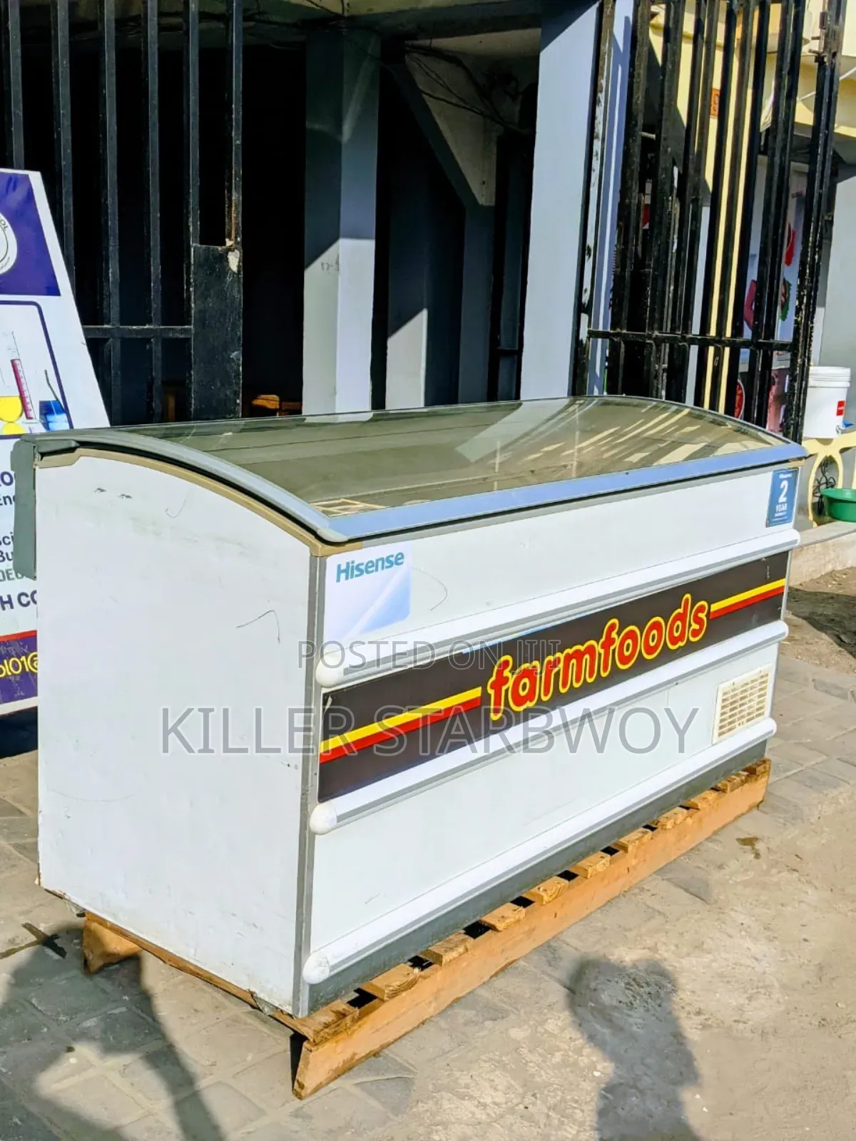 Hisense Display Freezer
