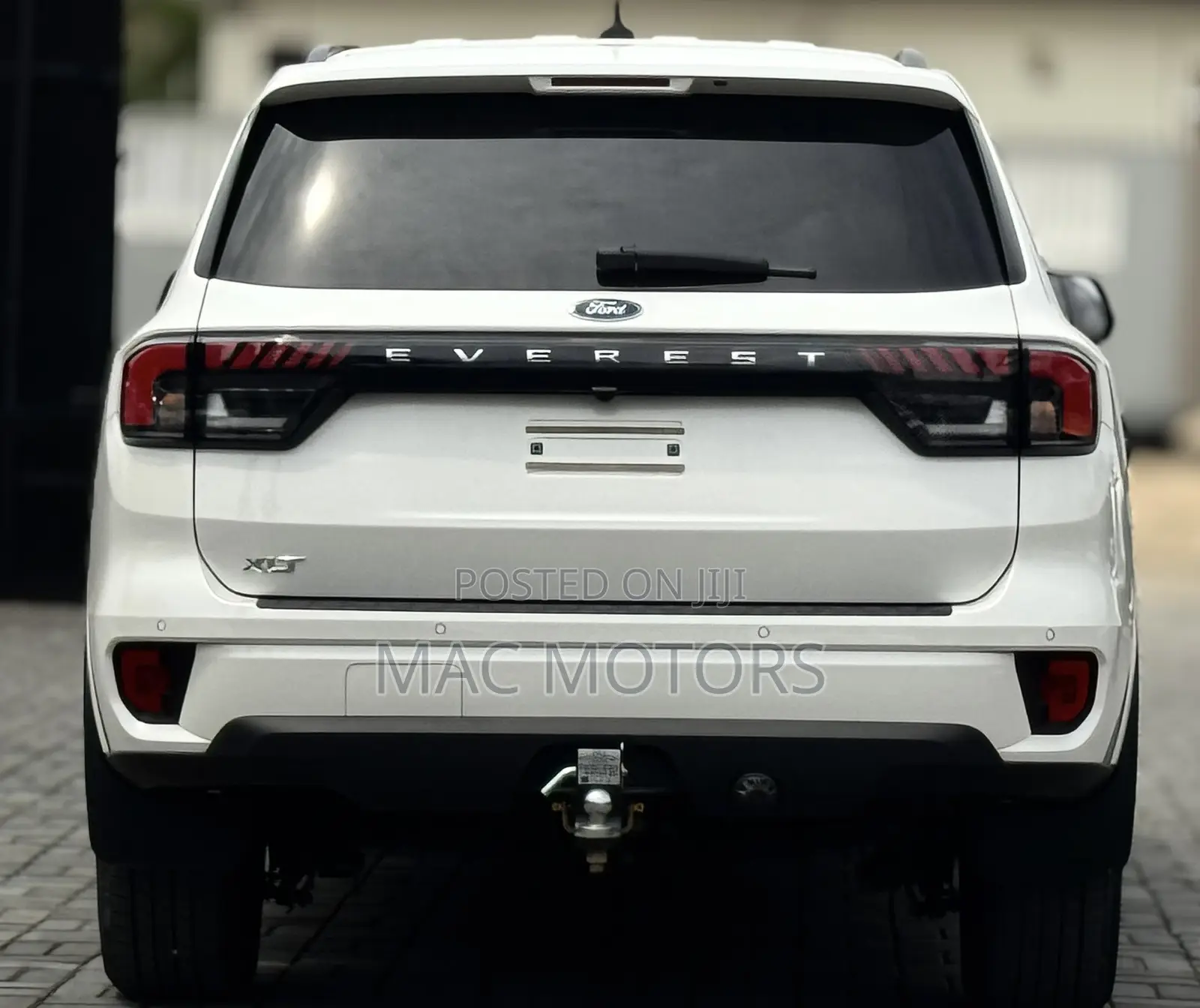 Ford Everest 2023 White
