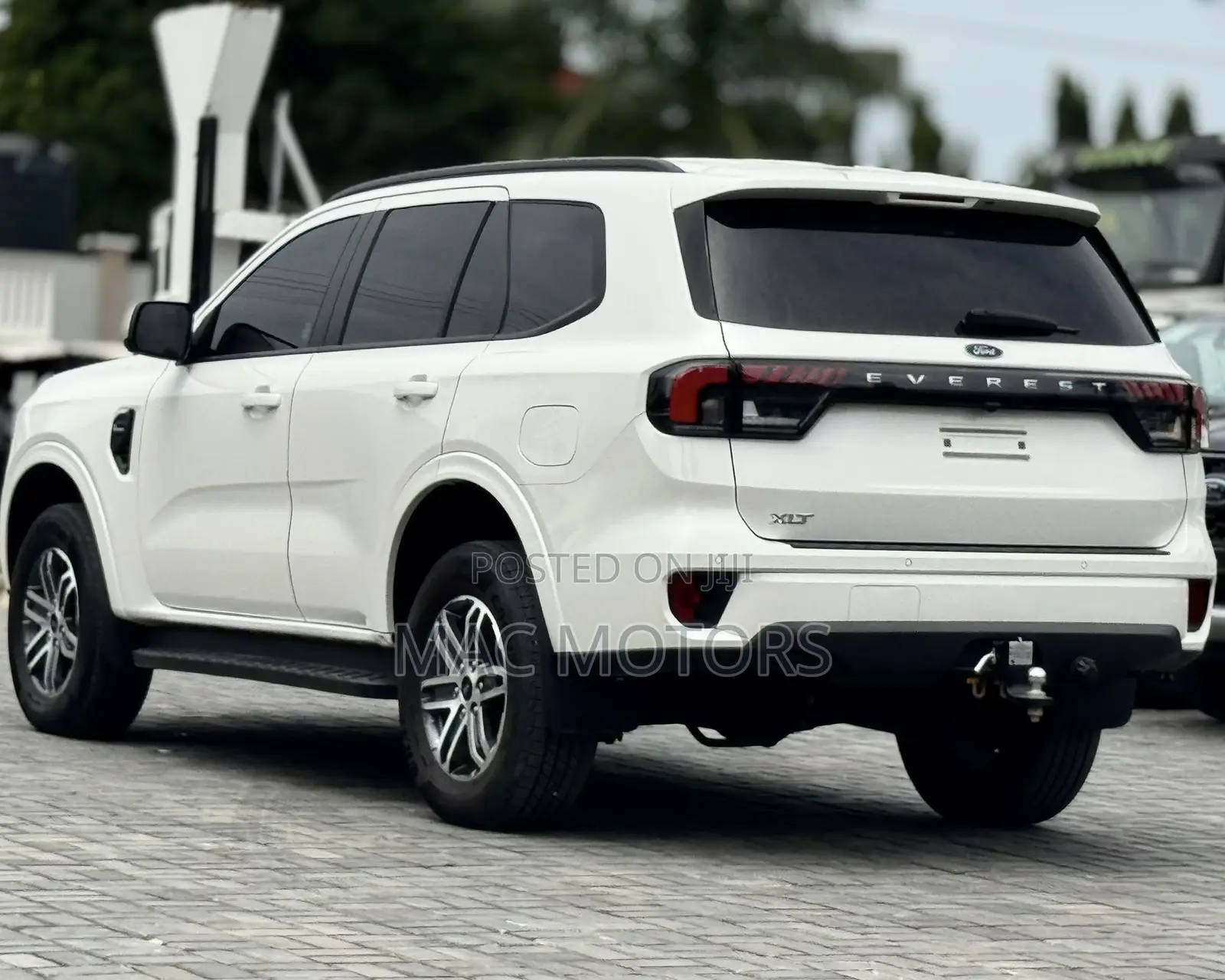 Ford Everest 2023 White