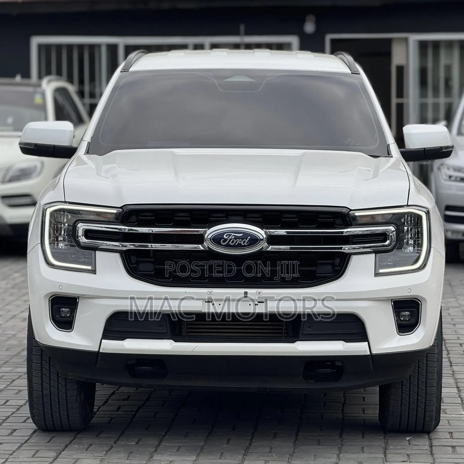Ford Everest 2023 White