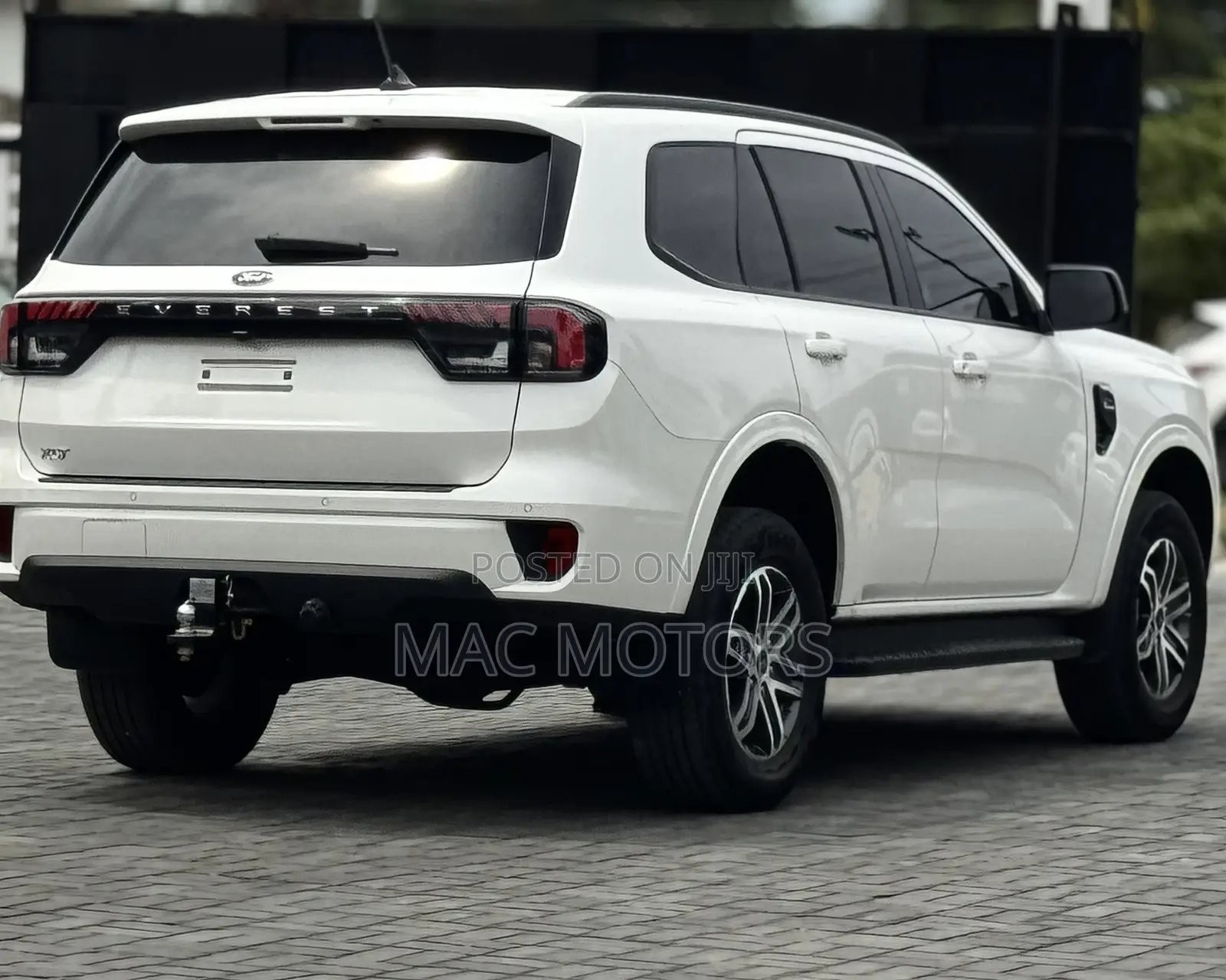 Ford Everest 2023 White