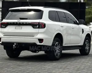 Ford Everest 2023 White