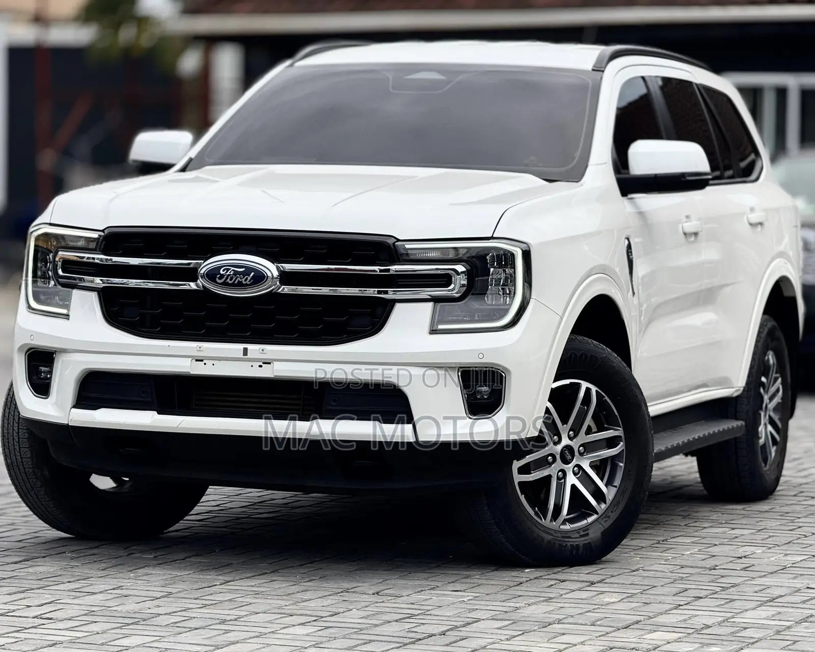 Ford Everest 2023 White