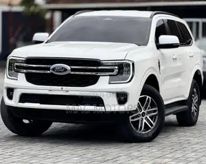 Ford Everest 2023 White