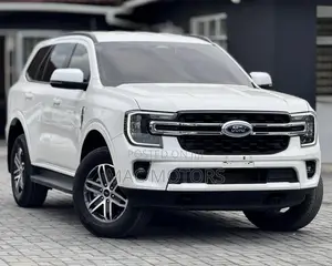 Ford Everest 2023 White