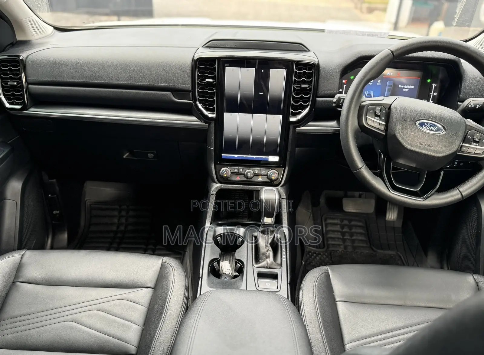 Ford Everest 2023 White