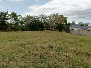 Kiwanja SQM 823