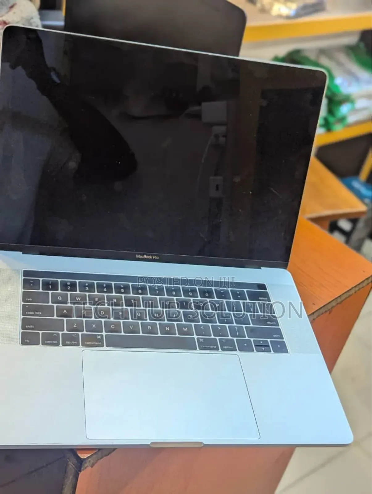 Laptop Apple MacBook 2019 16GB Intel Core I7 SSD 512GB