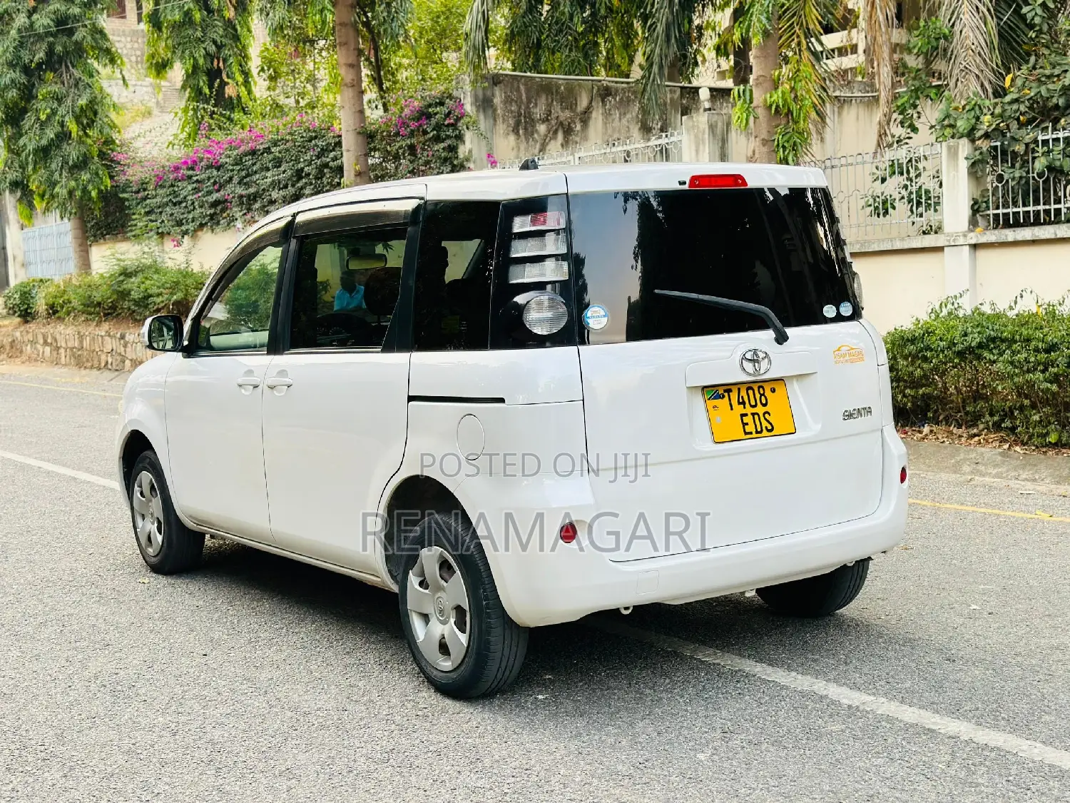 Toyota Sienta 2006 White