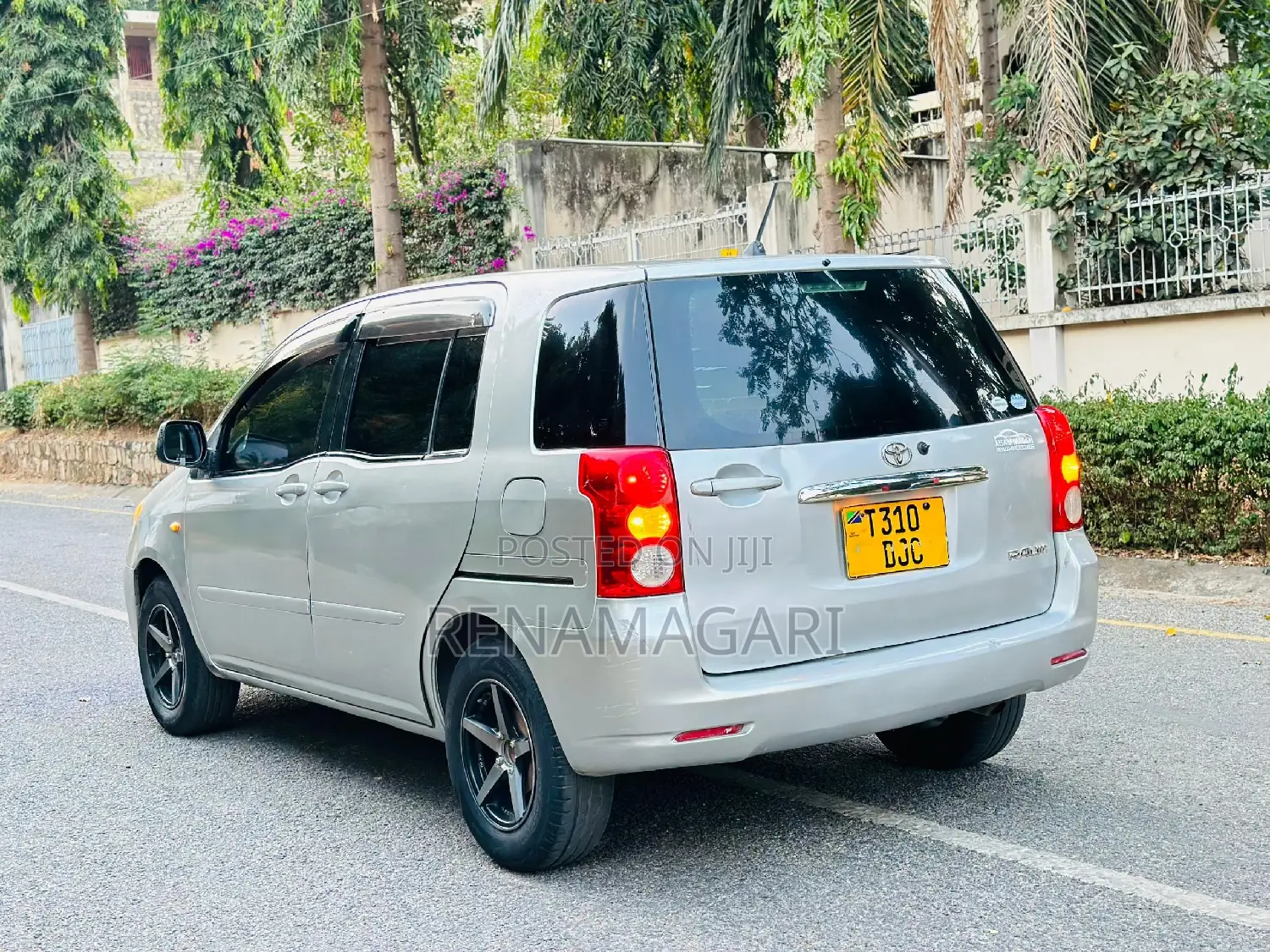 Toyota Raum 2005 Silver