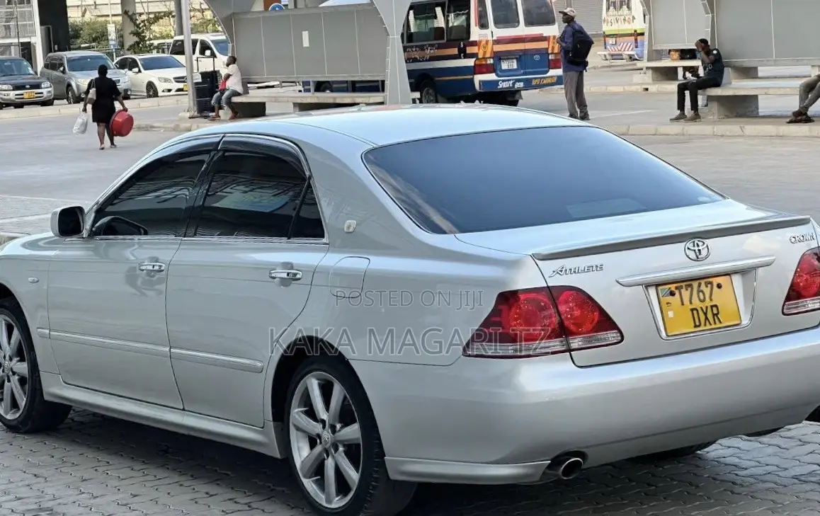 Toyota Crown 2004 Silver