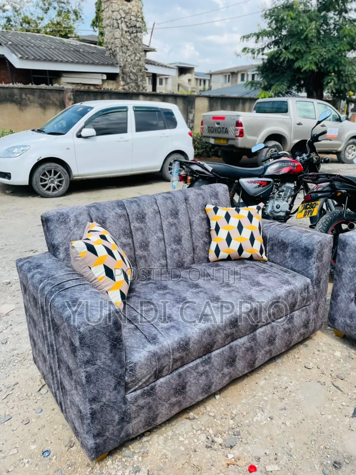 Sofa Classic Mpya Watu 2