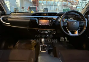 Toyota Hilux 2021 Pearl