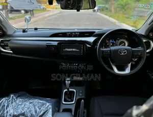 Toyota Hilux 2021 Gray