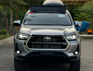 Toyota Hilux 2021 Gray