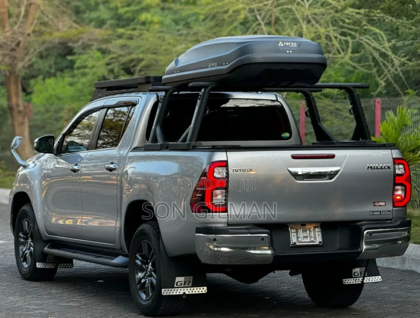 Toyota Hilux 2021 Gray